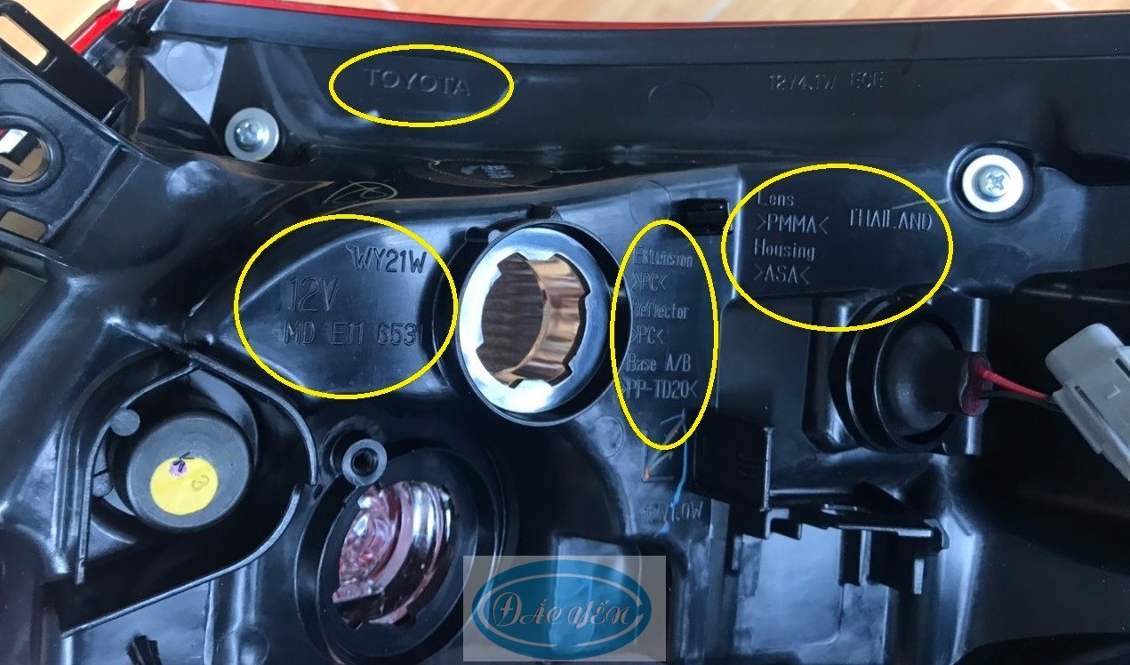 đèn toyota chính hãng