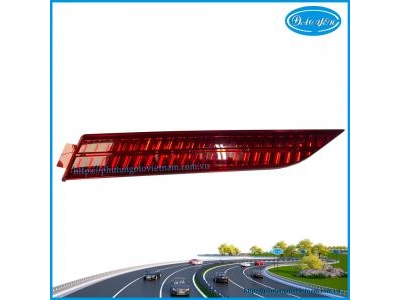 Đèn Phản Quang Cốp Sau Toyota Innova 2015