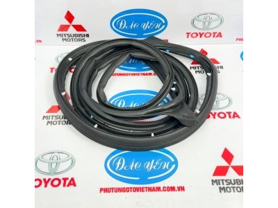 Ron Cửa Trước Xpander Cross 2021 5725A436, 5725A435