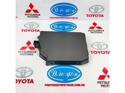 Nắp Trên Toyota Altis 2014 82662-02390