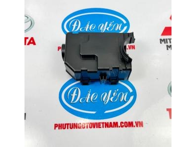 Đế Dưới Toyota Hiace 2018 82663-26101