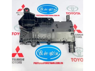 Đế Dưới Toyota Prado 2015 82663-60080
