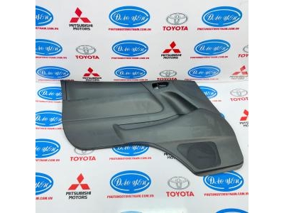 Tappi Cửa Trước Hiace 2014- 2018 67620-26651-B0, 67610-26671-B0