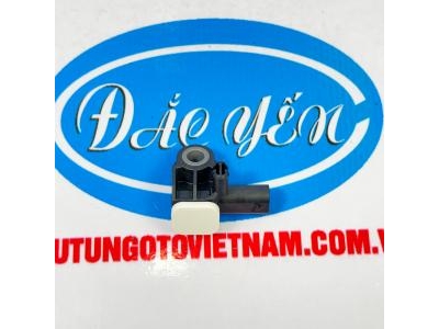 Cảm Biến Va Đập Sau Innova Cross 2025 89831-VT020