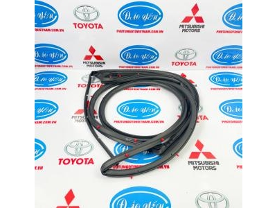 Ron Cánh Cửa Sau Mitsubishi XForce 2024 82831B010P, 82830B020P