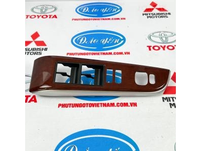 Ốp Công Tắc Bấm Kính Tổng Camry 2014 74232-06540-E0
