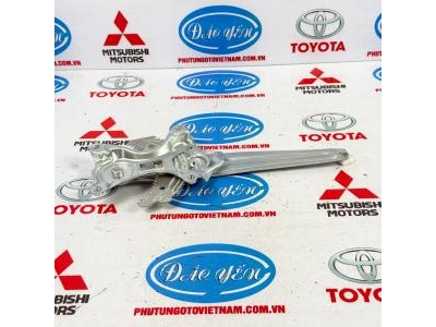 Compa Kính Sau Innova Cross 2023 69804-VT010, 69803-VT010