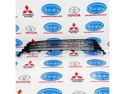 Lưới Cản Trước Toyota Altis 2018 53112-02300