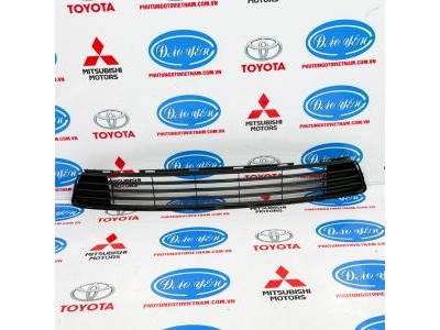Lưới Cản Trước Toyota Altis 2010- 2013 53112-02330