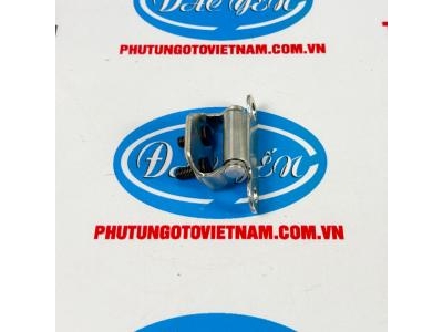 Bản Lề Cốp Hậu Toyota Innova 2017 68810-0K100